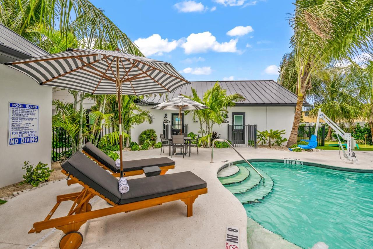 The Retreat At Anna Maria Island Inn Брадентон-Бич Экстерьер фото