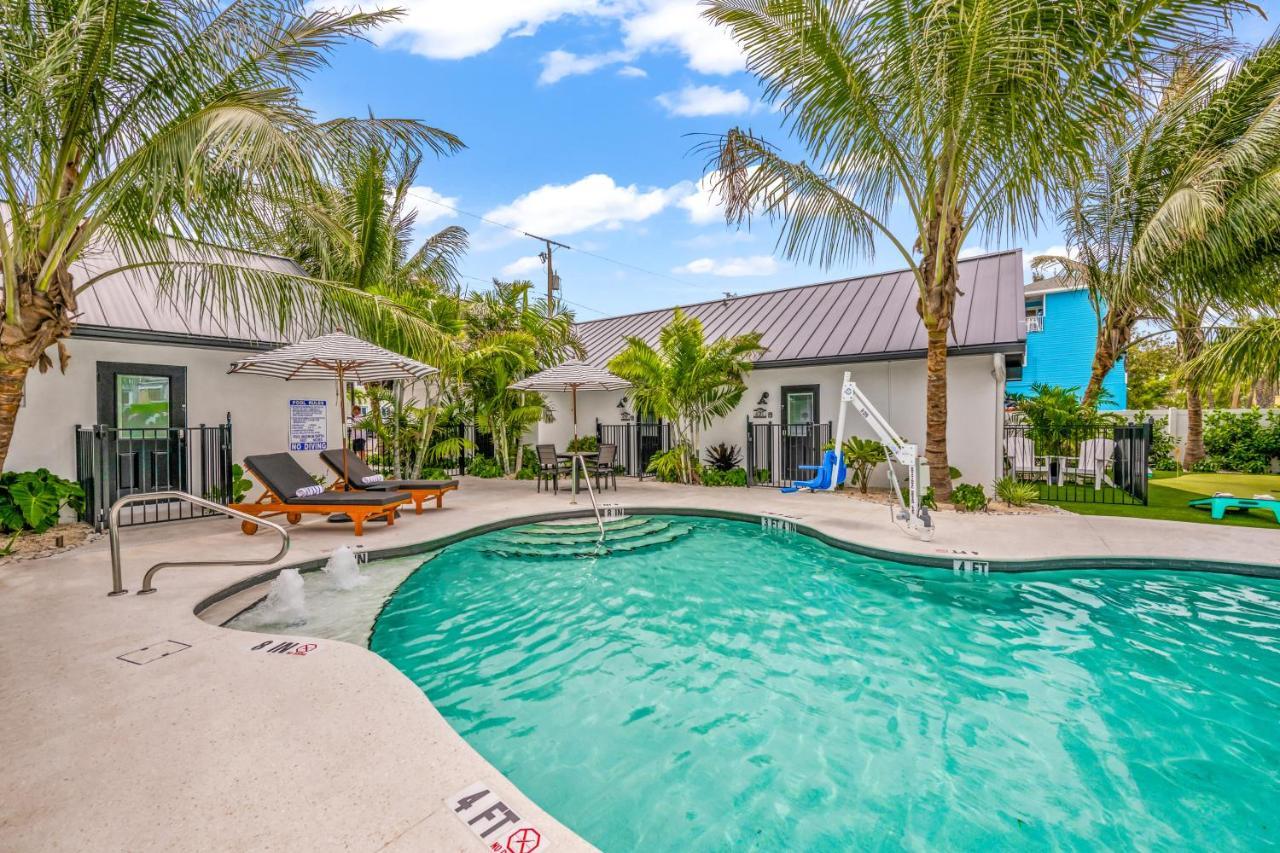 The Retreat At Anna Maria Island Inn Брадентон-Бич Экстерьер фото