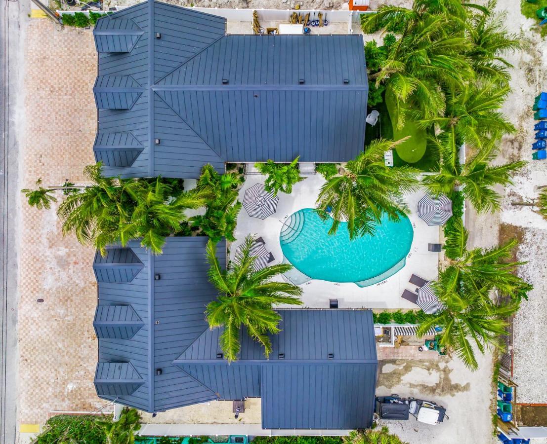 The Retreat At Anna Maria Island Inn Брадентон-Бич Экстерьер фото